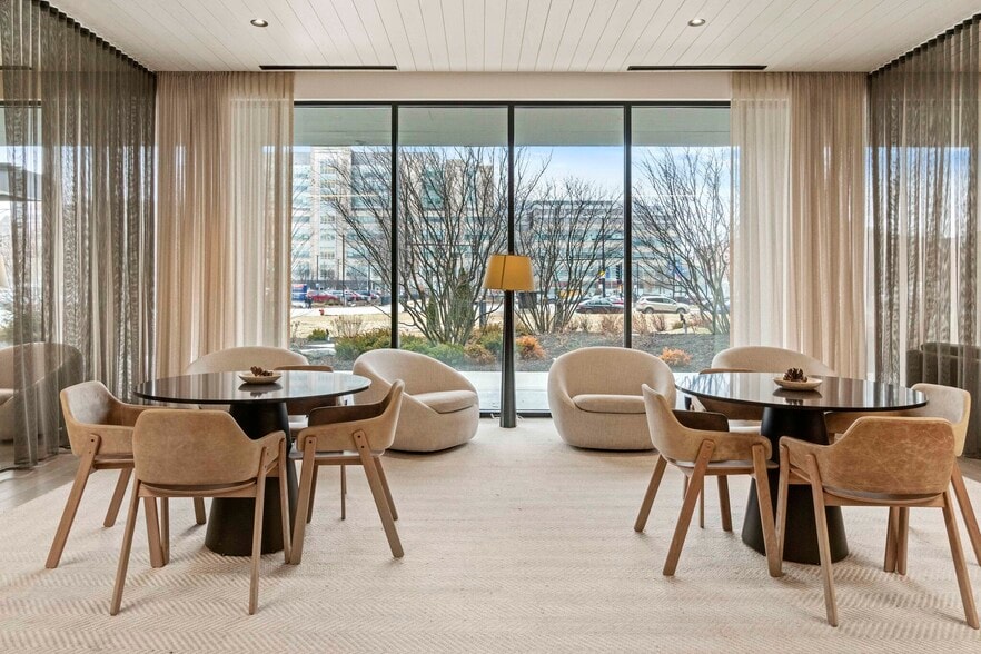 Building Photo - 1919 W Ogden Ave