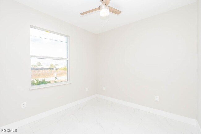 Building Photo - 4419 22nd St SW