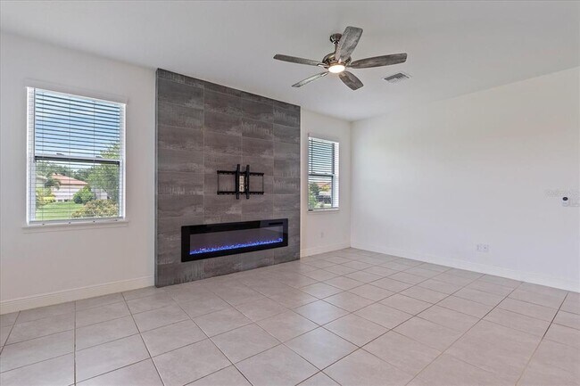 Building Photo - 10123 Carnoustie Pl