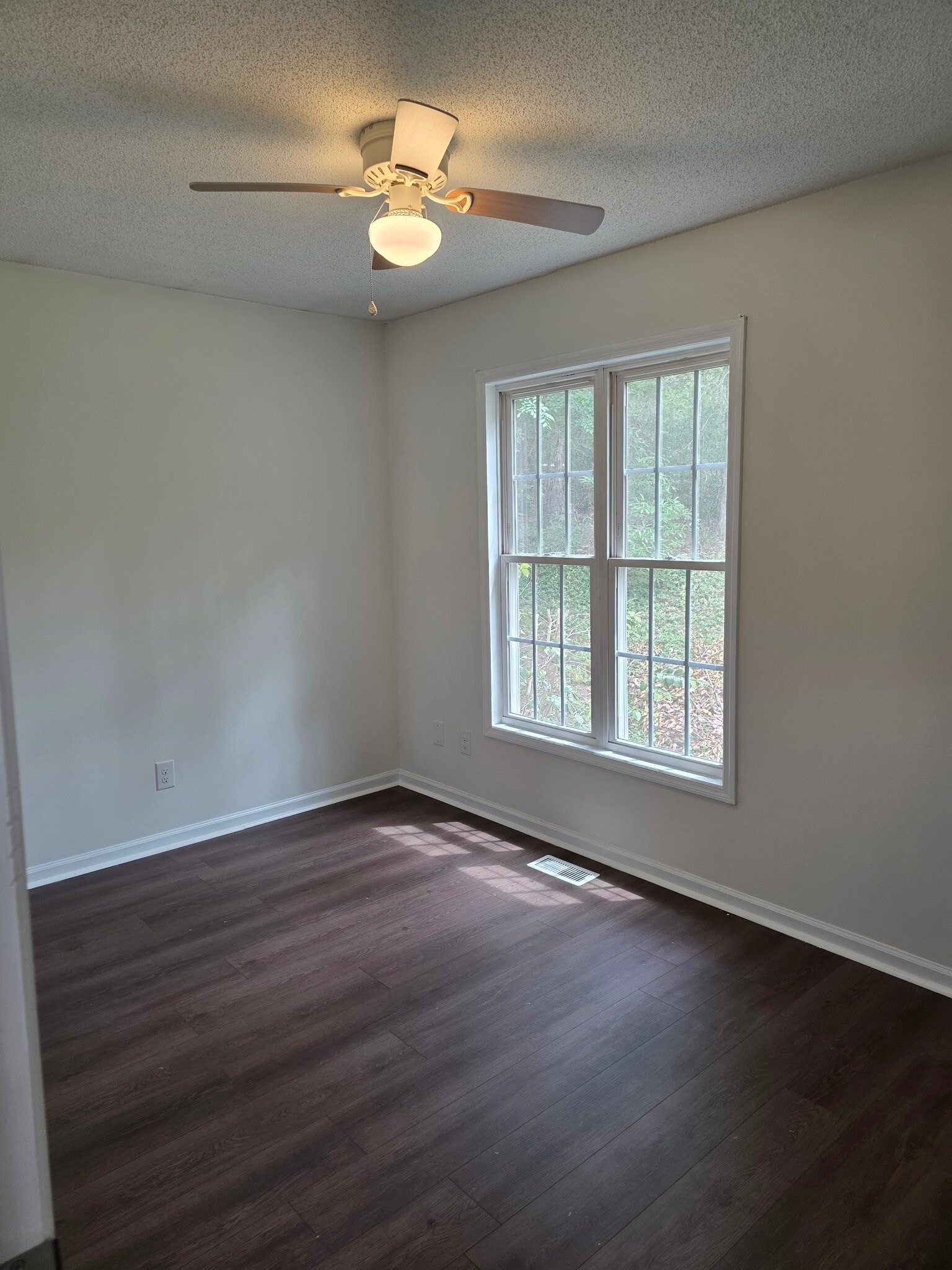 Building Photo - 25 Sylvias Way