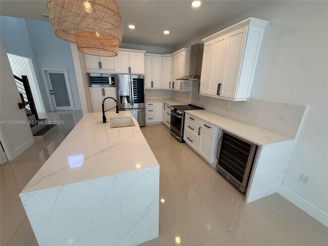 Building Photo - 107 SE 22nd Terrace