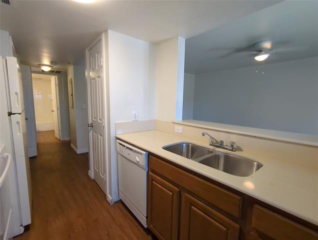 Building Photo - 7522 Holly Hill Dr