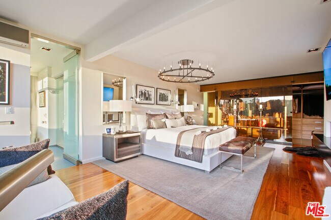 Building Photo - 9416 Beverlycrest Dr