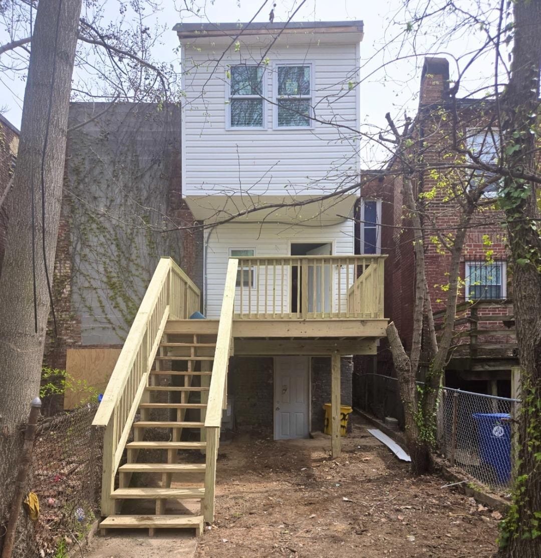 Building Photo - 1532 Holbrook St