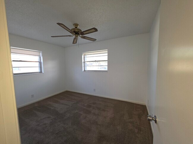 Building Photo - 231 Hibiscus St
