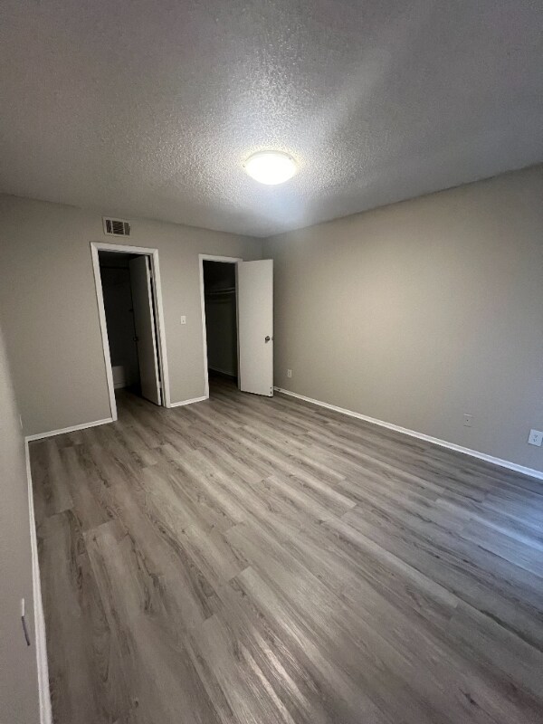 Building Photo - 4420 Saturn Rd