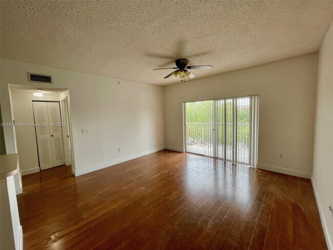 Building Photo - 6984 SW 39th St