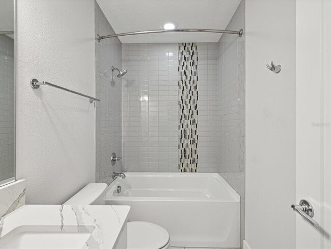 Building Photo - 946 Highland Ave