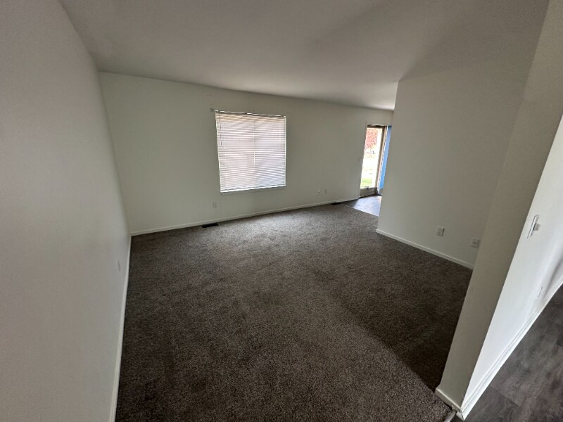 Building Photo - 31621 Couchez St