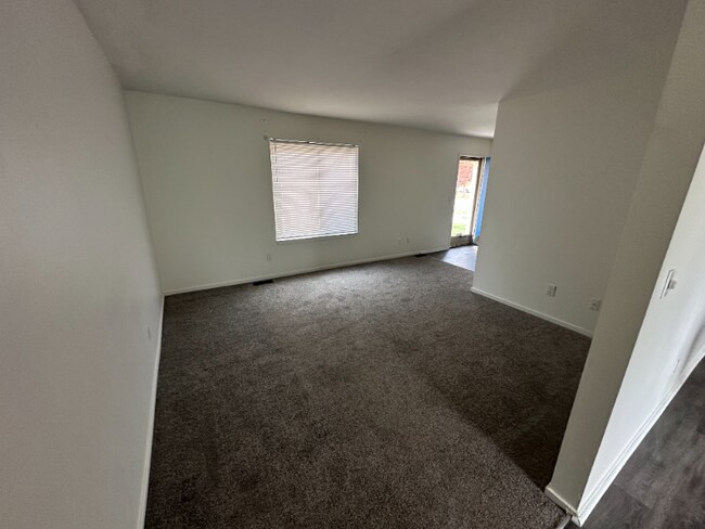 Building Photo - 31621 Couchez St