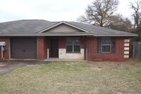 Building Photo - 3 Bedroom Duplex for Rent in Lindale! Tour Today!