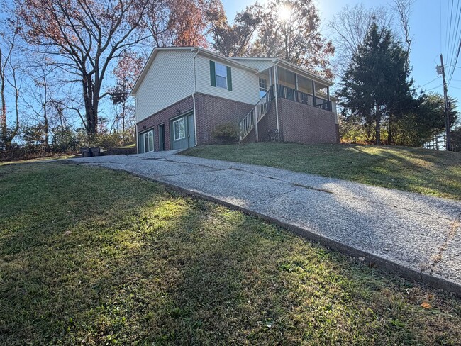 Building Photo - 4063-4063 Wynn St