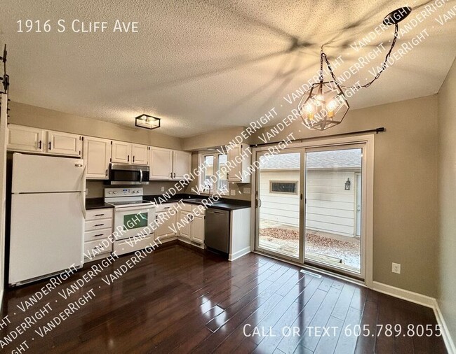 Primary Photo - Updated 2 Bedroom 1.5 Bathroom Home with 2...