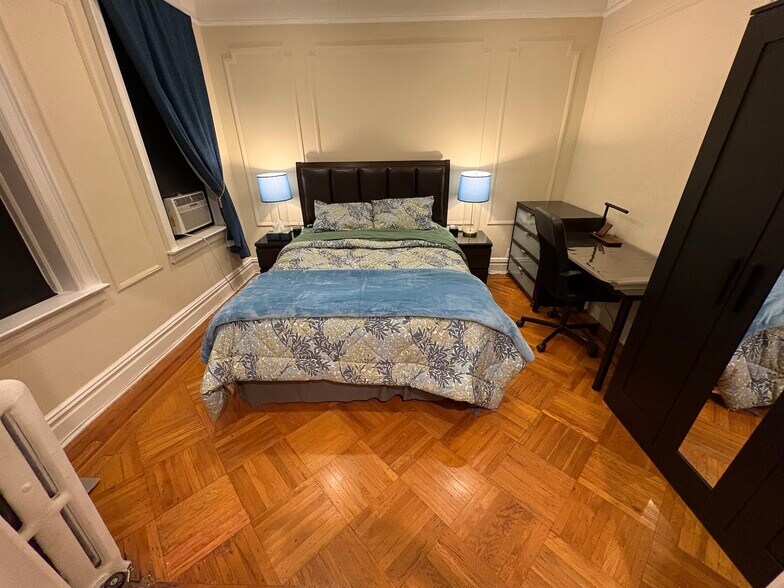 Bedroom 1 - 76 Romaine Ave