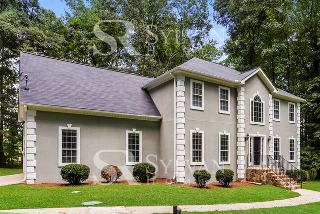 Building Photo - Spacious 4 bedroom colonial available now!