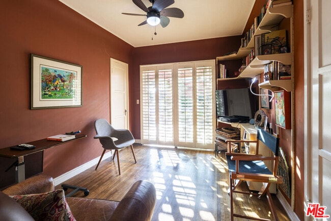 Building Photo - 2005 Holmby Ave