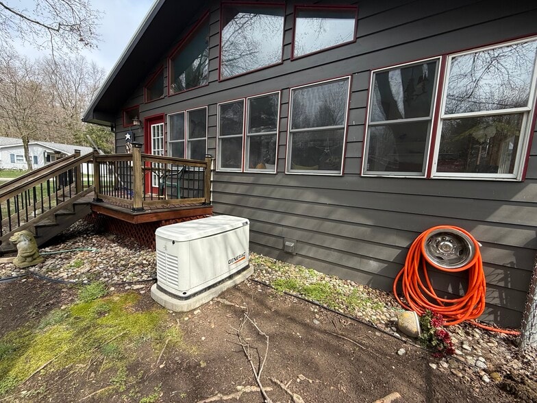 Building Photo - 32275 Center St