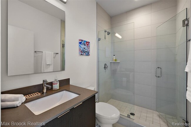 Building Photo - 284 Alfred St