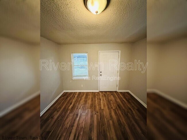 Building Photo - 3046 Sinclair St