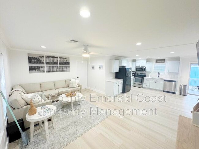 Building Photo - 444 Montigo Ave N