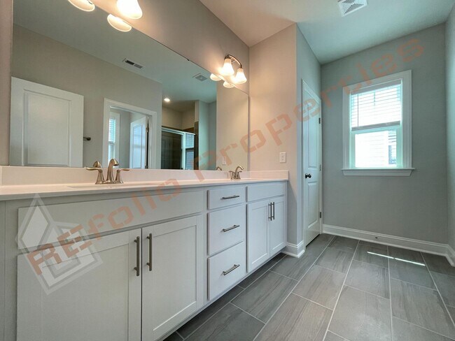 Building Photo - 105 Moraine Ct