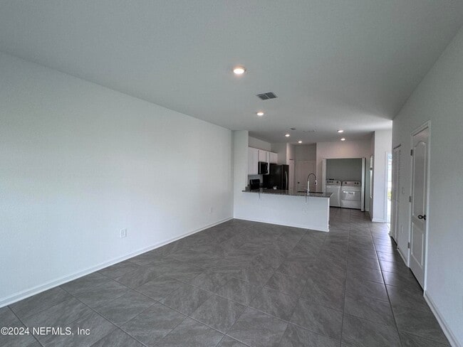 Building Photo - 39 Tidal Bch Ave