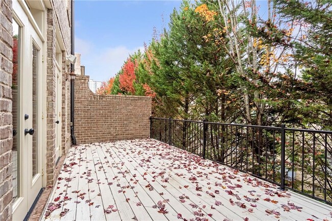 Building Photo - 58 Sheridan Dr NE