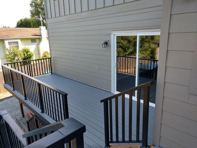 Building Photo - 2235 Electric Ave