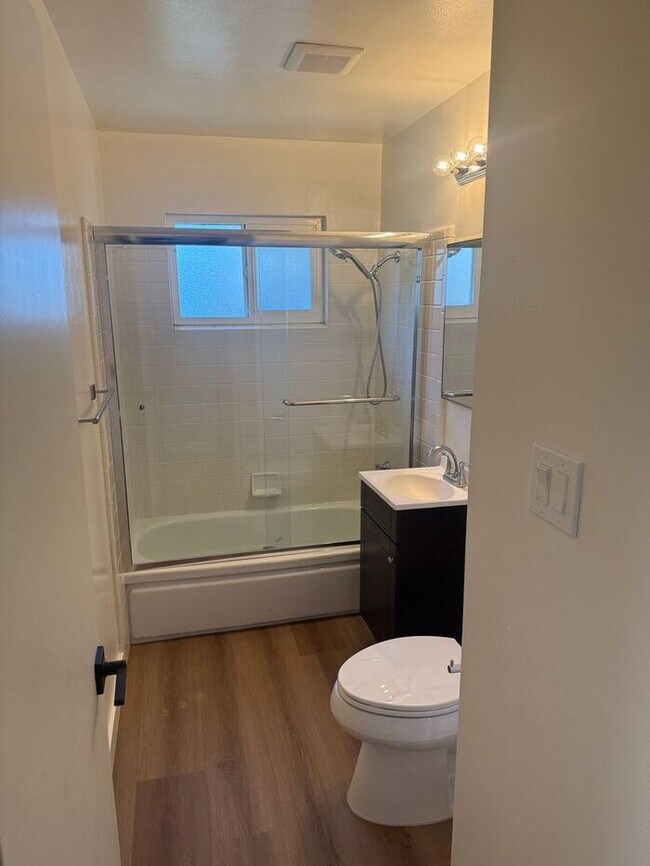 Building Photo - Beautiful 3 Bedrooms 2 Bath Home in Fremont