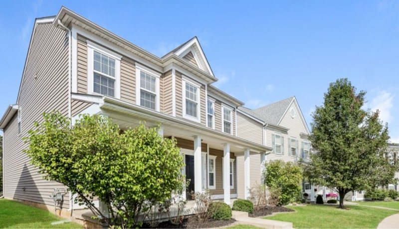 Building Photo - 1027 Glengarry Dr