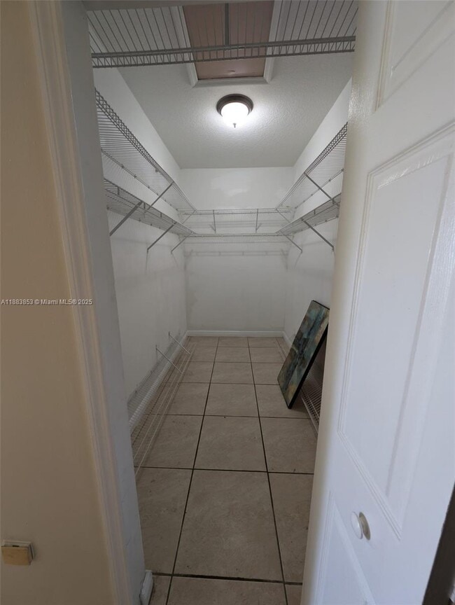 Building Photo - 10916 SW 37th Terrace