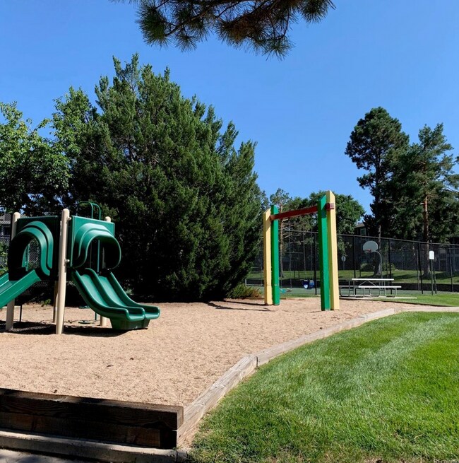 Building Photo - Huge 2bed/2bath Apartment Available Near DTC, RTD, & Park Meadows