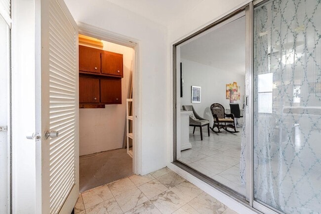 Building Photo - 2995 Crosley Dr W