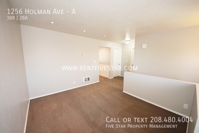 Building Photo - 1256 Holman Ave