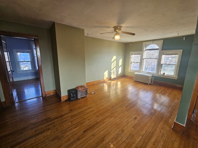 Building Photo - 7424 Franklin Ave