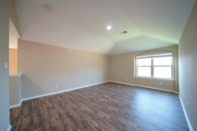 Building Photo - 5 Knotty Wood Ct