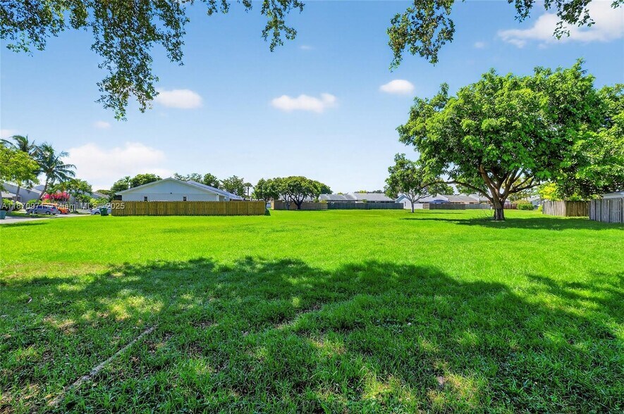 Building Photo - 10366 SW 208th Ln