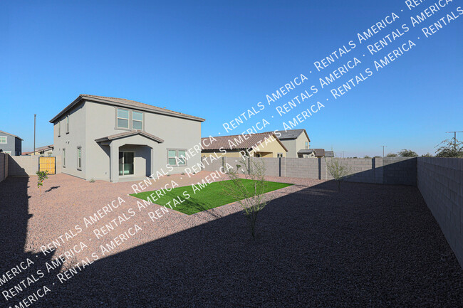 Building Photo - Beautiful 5 BD 3 BA Litchfield Park Home i...