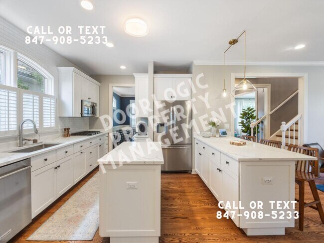 Building Photo - 735 W 8th St