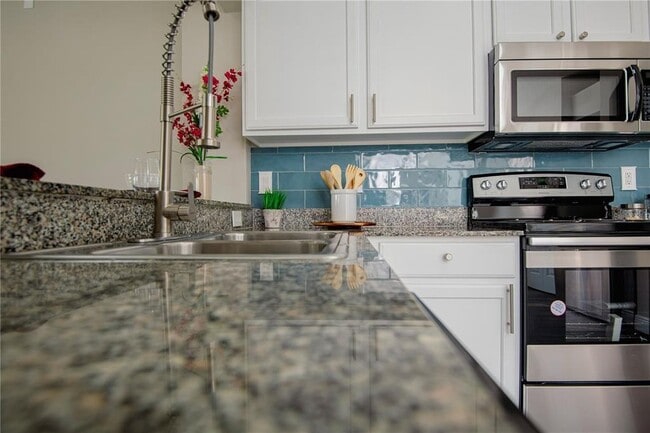 Building Photo - 8002 Carriage Pointe Dr