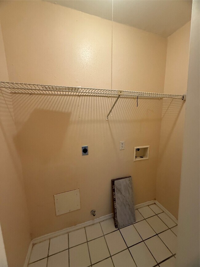 Building Photo - 4027 Summit Valley Dr