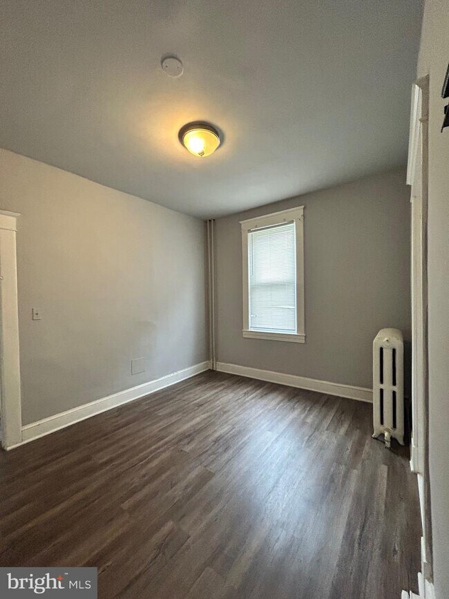 Building Photo - 3819 Woodlea Ave