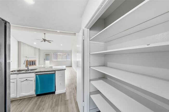 Building Photo - 2303 Keyhole Ln