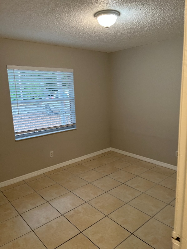 Building Photo - 625 Wildwood Way