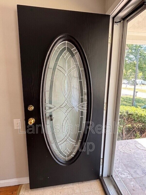 Building Photo - 6613 Manslick Rd