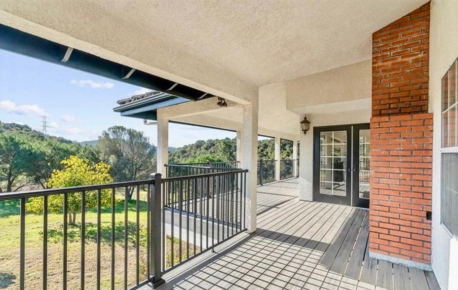 Covered wrap around porch. - 221 Appy Way