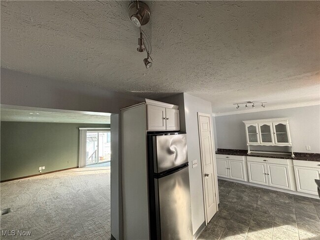 Building Photo - 4739 W 125th St