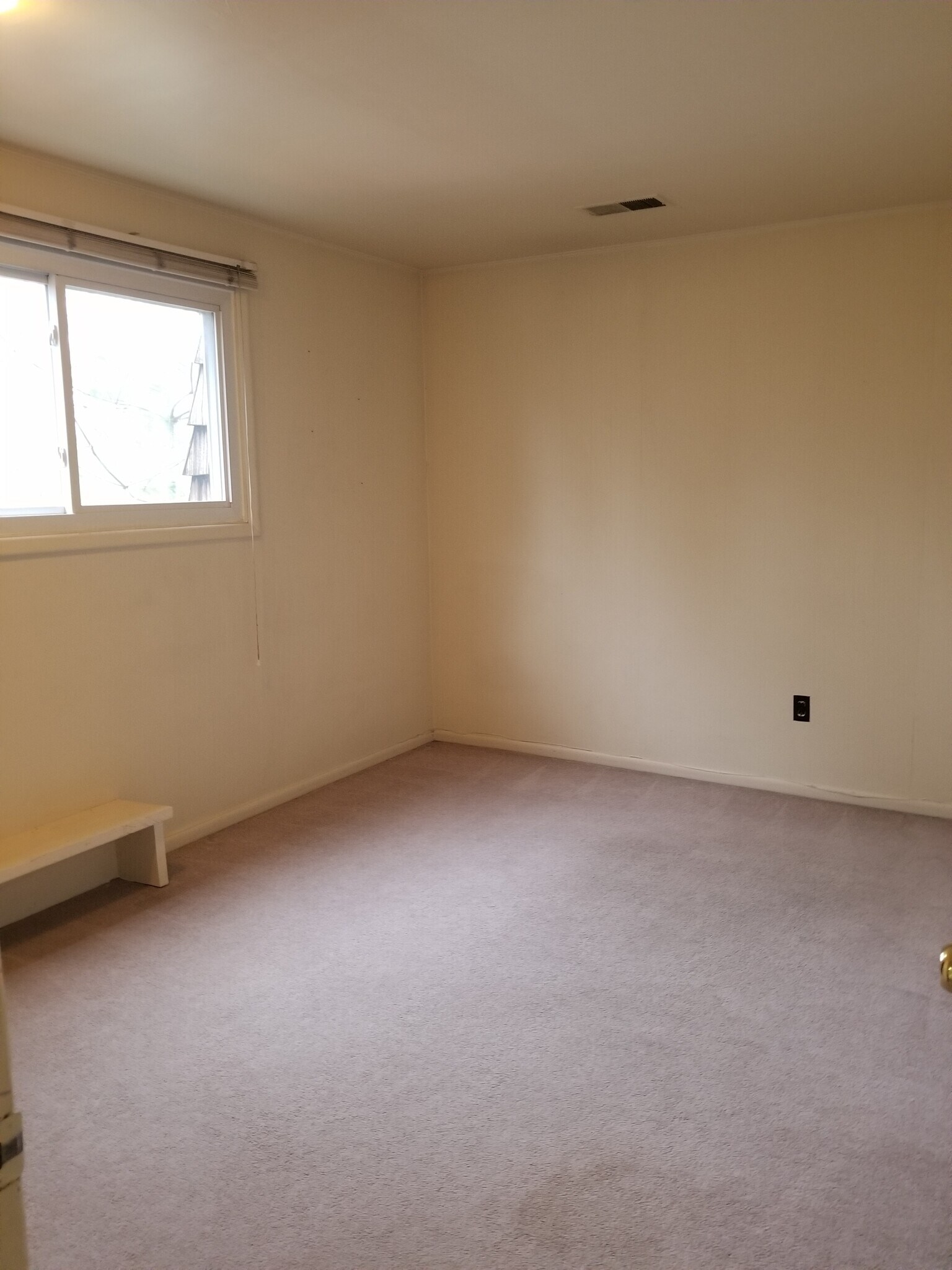 Building Photo - 2752 University Ave