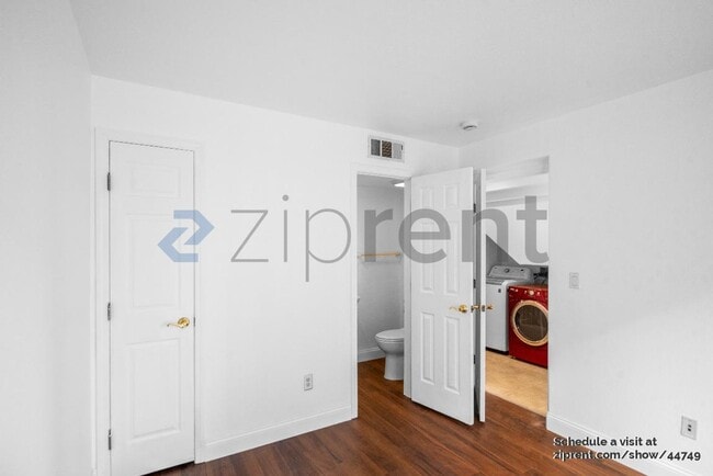 Building Photo - 882 Inspiration Pl