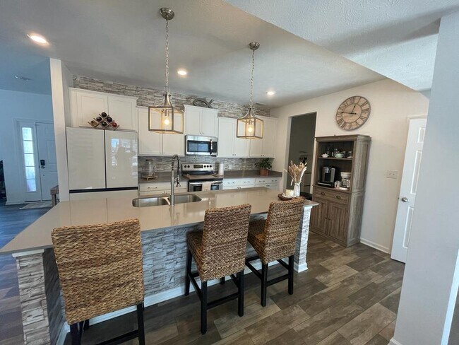 Building Photo - 10247 Caprock Canyon Dr